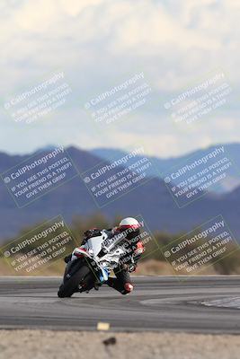 media/Nov-16-2025-Race Pace (Sun) [[8c5fa54630]]/Non Verified Riders (1st 20 Minutes)/5-Turn 15 (110pm)/